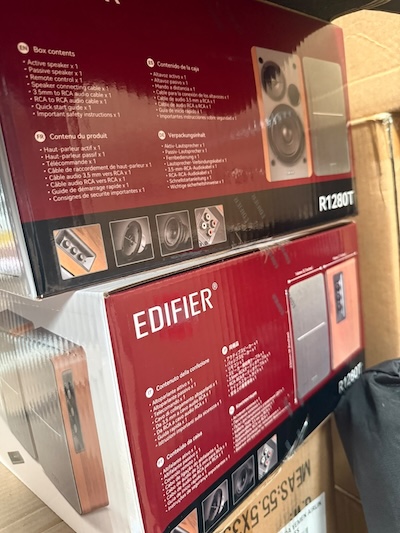 Edifier R1280T packaging